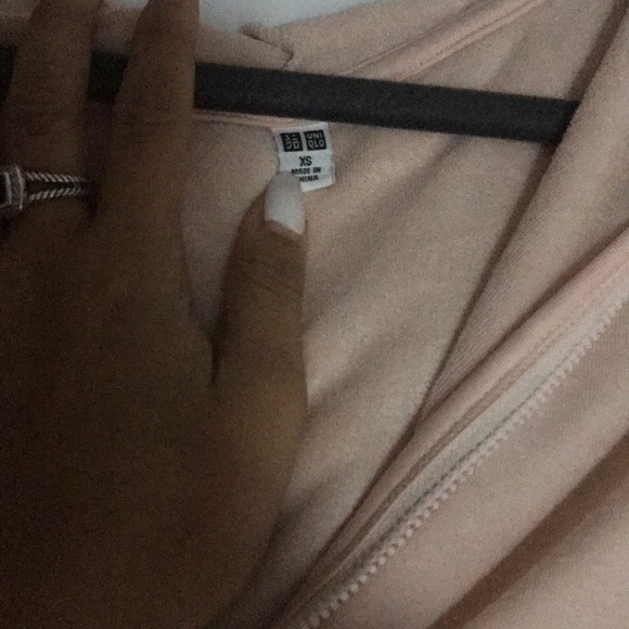 🌸 Princess Tam Tam X Uniqlo zip up hoodie - Picture 2 of 5